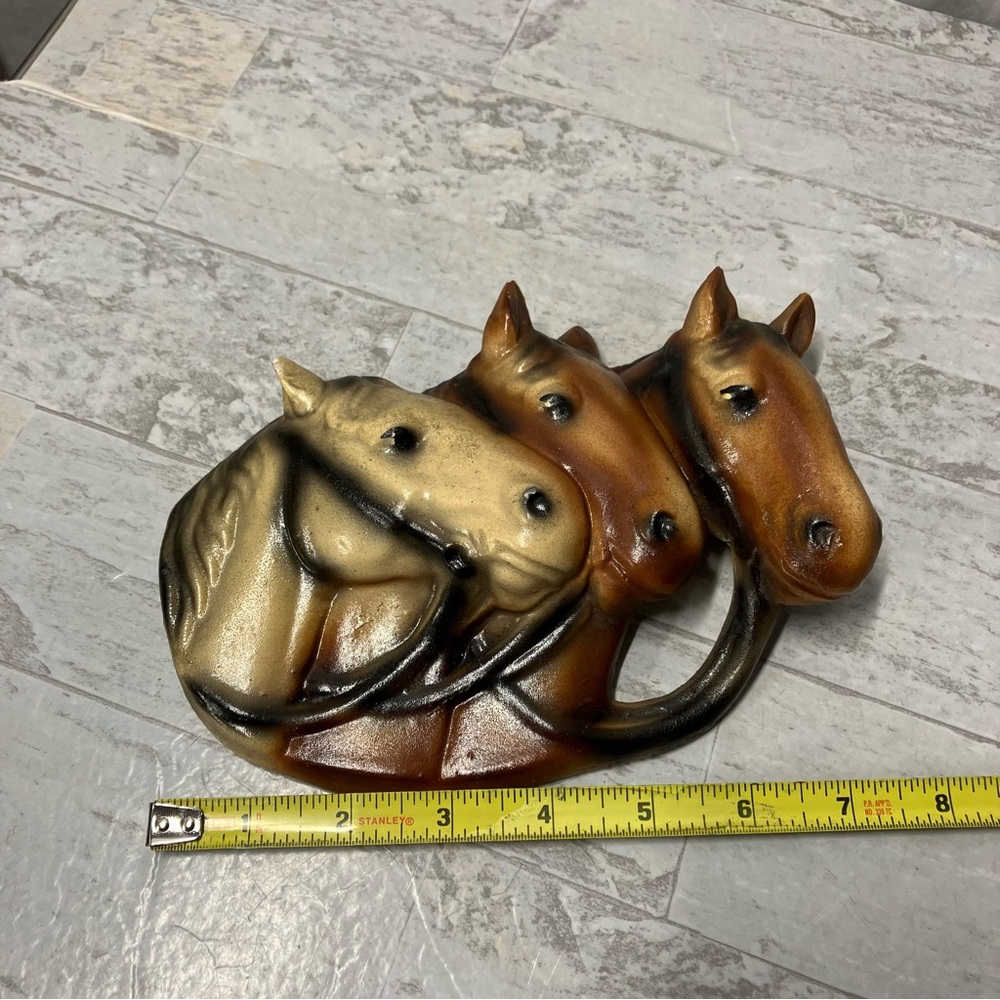 Chalkware Wall Hanging Three Horse Heads 3-Dimensional 3D Clydesdales Racing - Picture 7 of 9